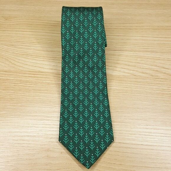 TOMMY HILFIGER Mens Neck Tie Green Holiday Tree Christmas 100% Silk - Picture 1 of 5